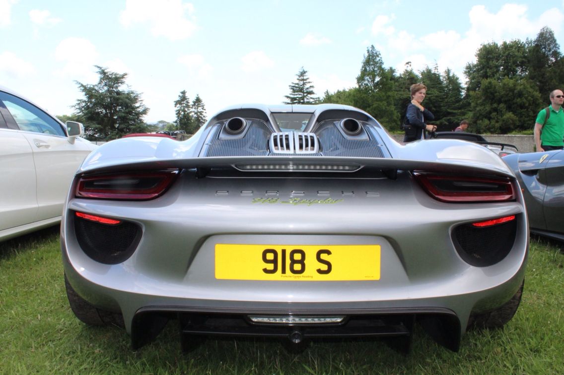 What is a private number plate?