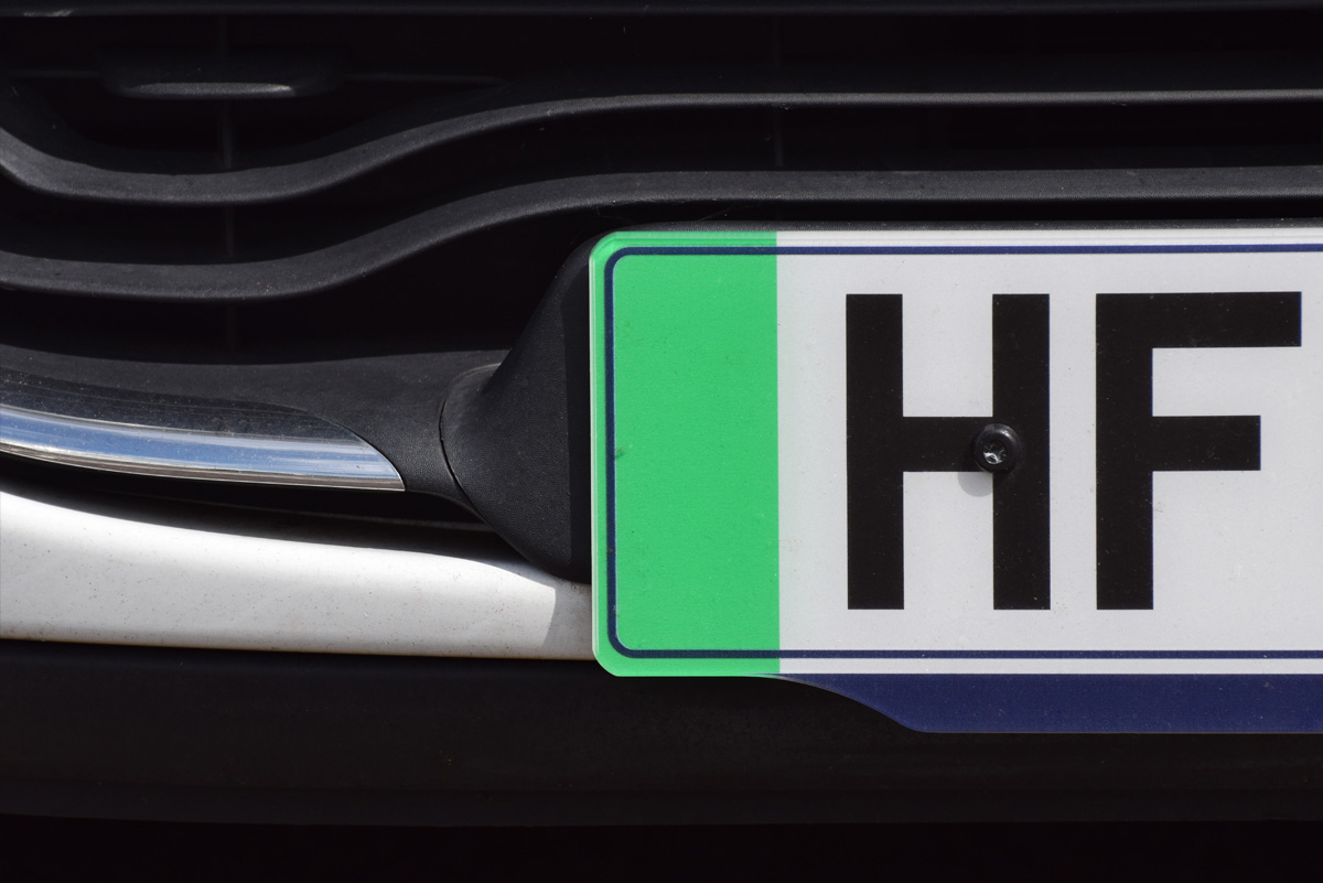 Navigating the UK's Number Plate Spacing Laws