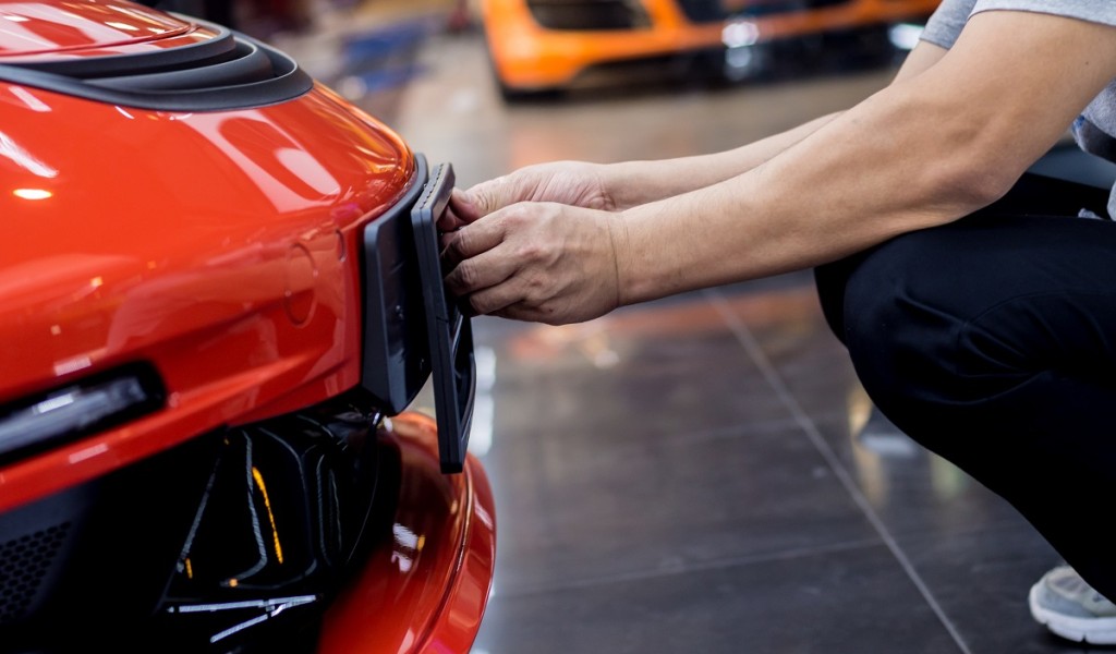 How can a number plate fail an MOT? Right Reg